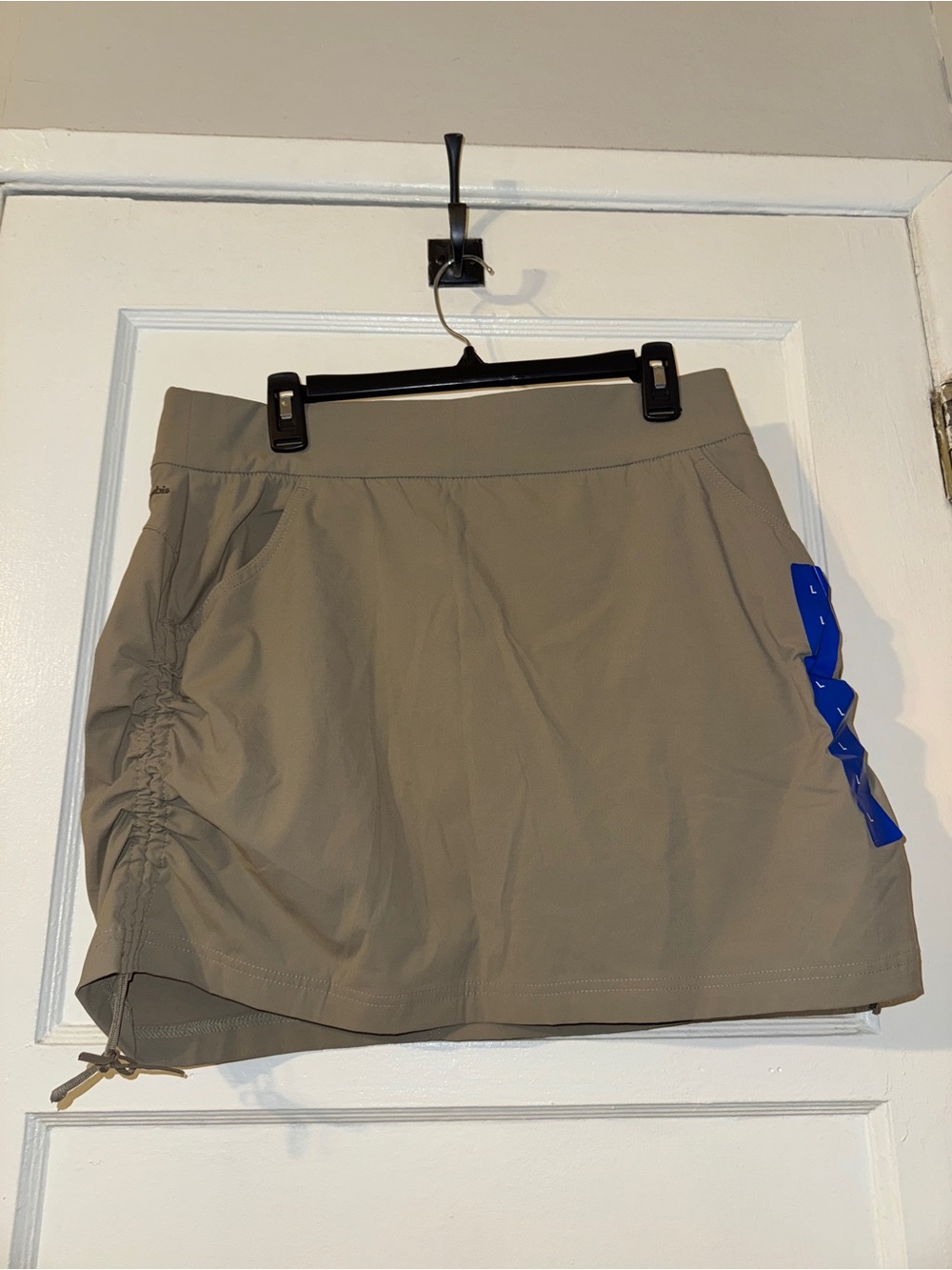 Columbia Tan Skort Sz large NWT